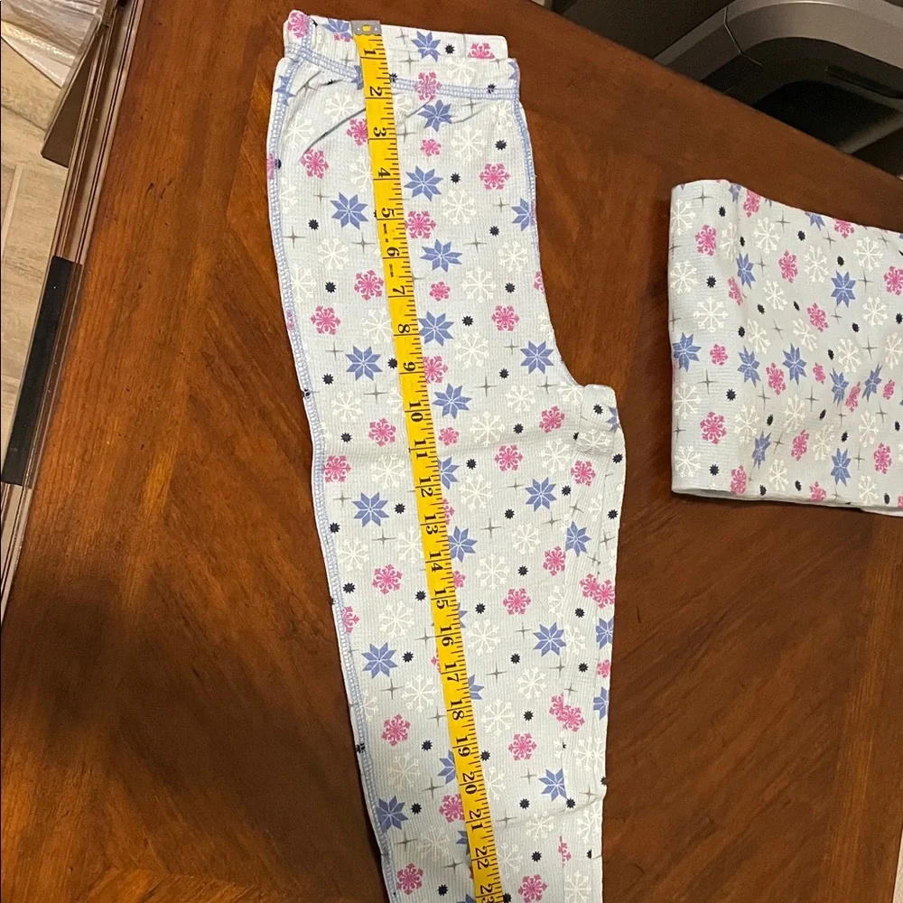 Kids Pajamas with Snowflake and Floral Print